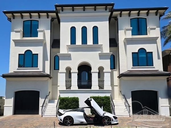 12 Wharf Ave, Pensacola, FL 32502