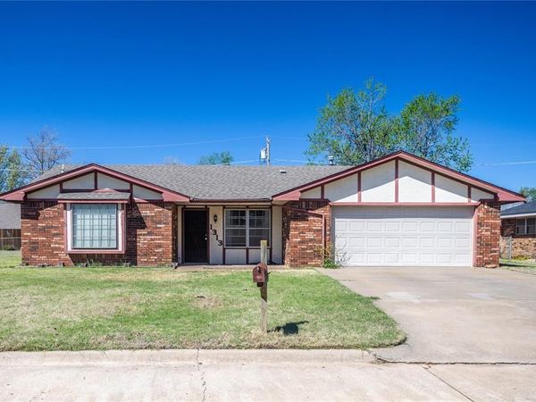 1313 Kent , Weatherford, OK 73096