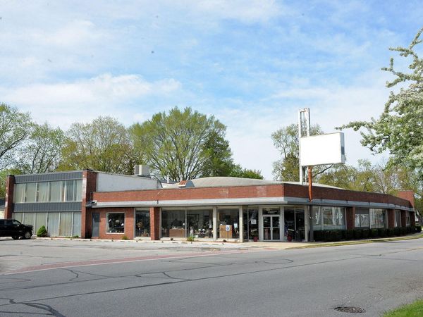 700 Broadway Avenue, Chesterton, IN 46304