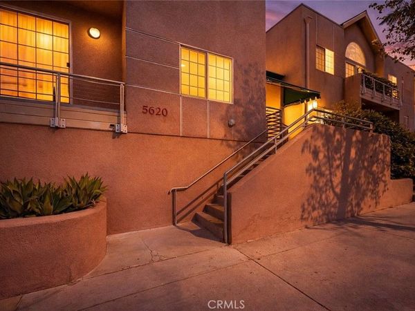 5620 Yolanda Avenue, Unit 111, Tarzana, CA 91356