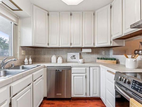 1130 Fontana Drive, Alameda, CA 94502