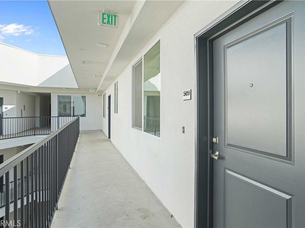 8750 Sepulveda Boulevard, Unit 204, North Hills, CA 91343