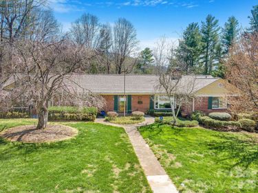 4 Dogwood Road , Asheville, NC 28804