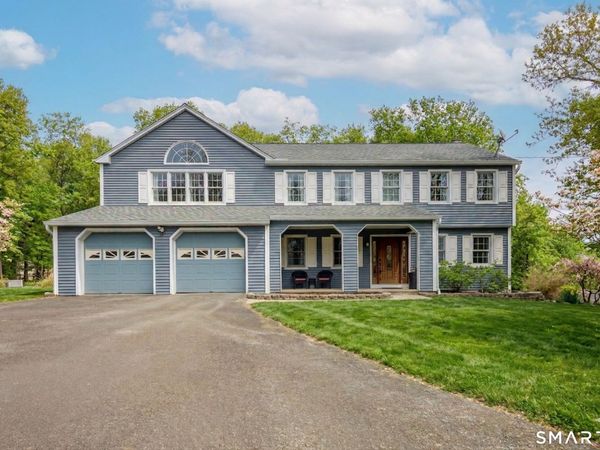 11 Joan, Newtown, CT 06470