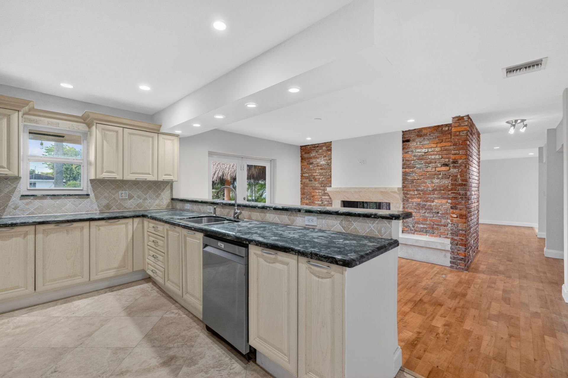 2213 NE 16th Street, Fort Lauderdale, FL 33304 Photo