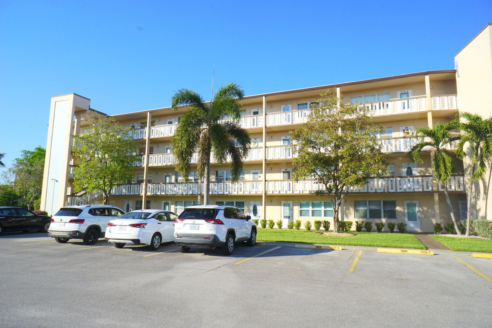 401 Southampton A, Unit 401, West Palm Beach, FL 33417 Photo