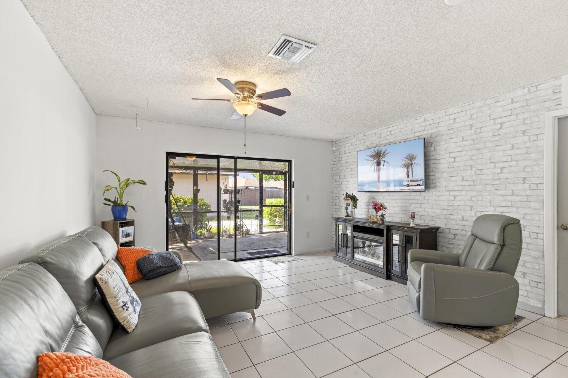 5388 Mendoza Street, Unit 88-b, West Palm Beach, FL 33415 Photo