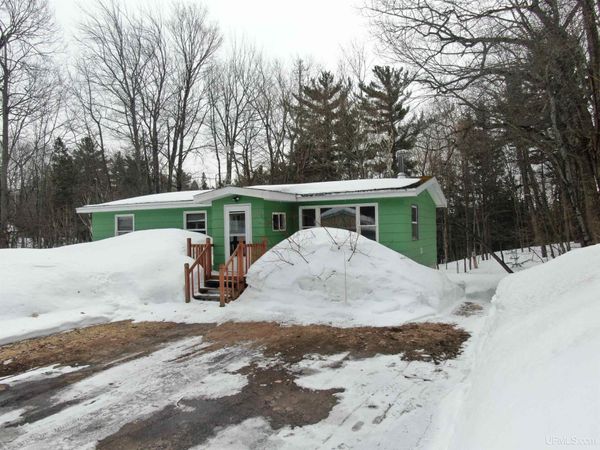 34 Horseshoe Lake Circle, Negaunee Twp, MI 49866