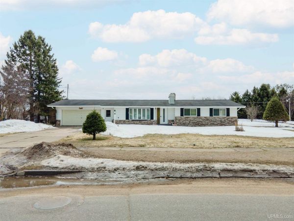 4 19th Street, Caspian, MI 49915