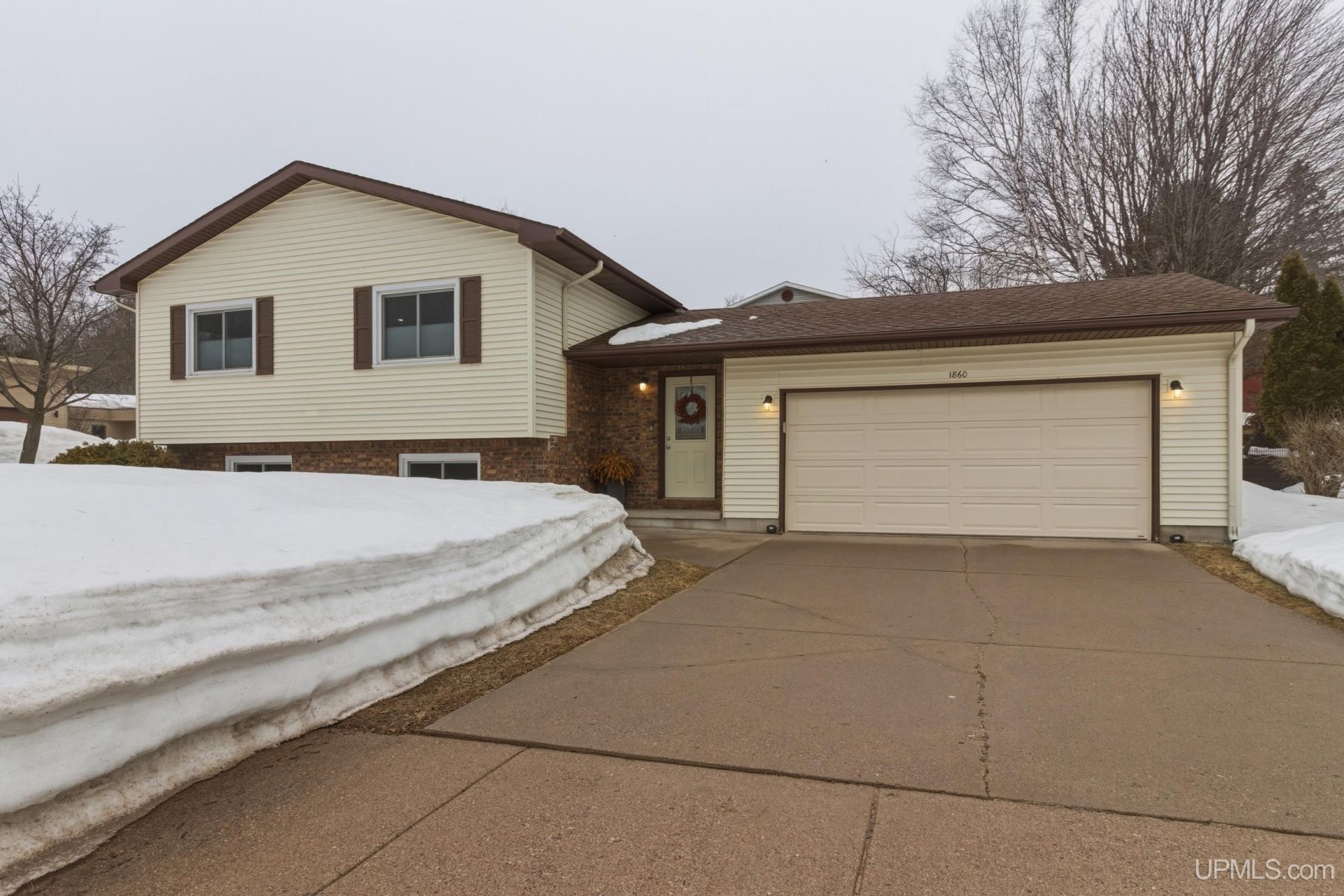 1860 Heikkala Drive, Marquette, MI 49855 Main Photo