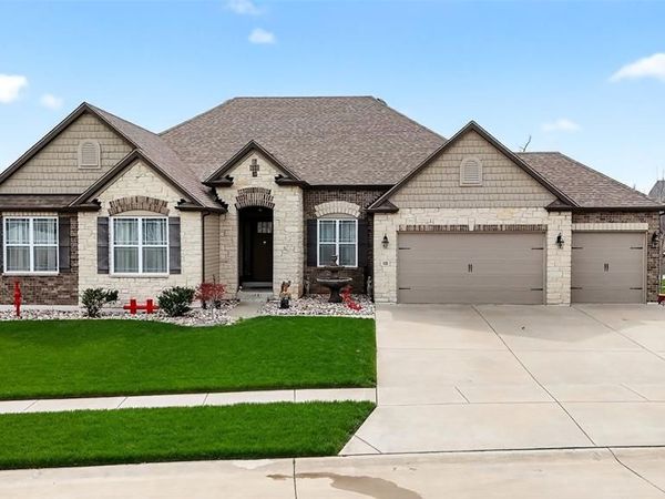 408 Hamlet Court, Lake St Louis, MO 63367