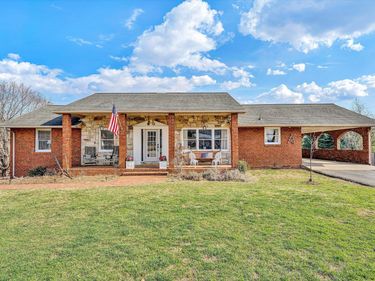 4043 Mockingbird Hill RD , Roanoke, VA 24012