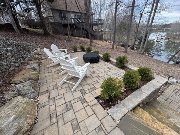 290 Dodee LN , Union Hall, VA 24176