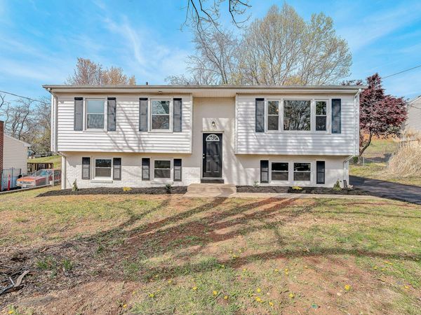 736 Ramada RD , Vinton, VA 24179