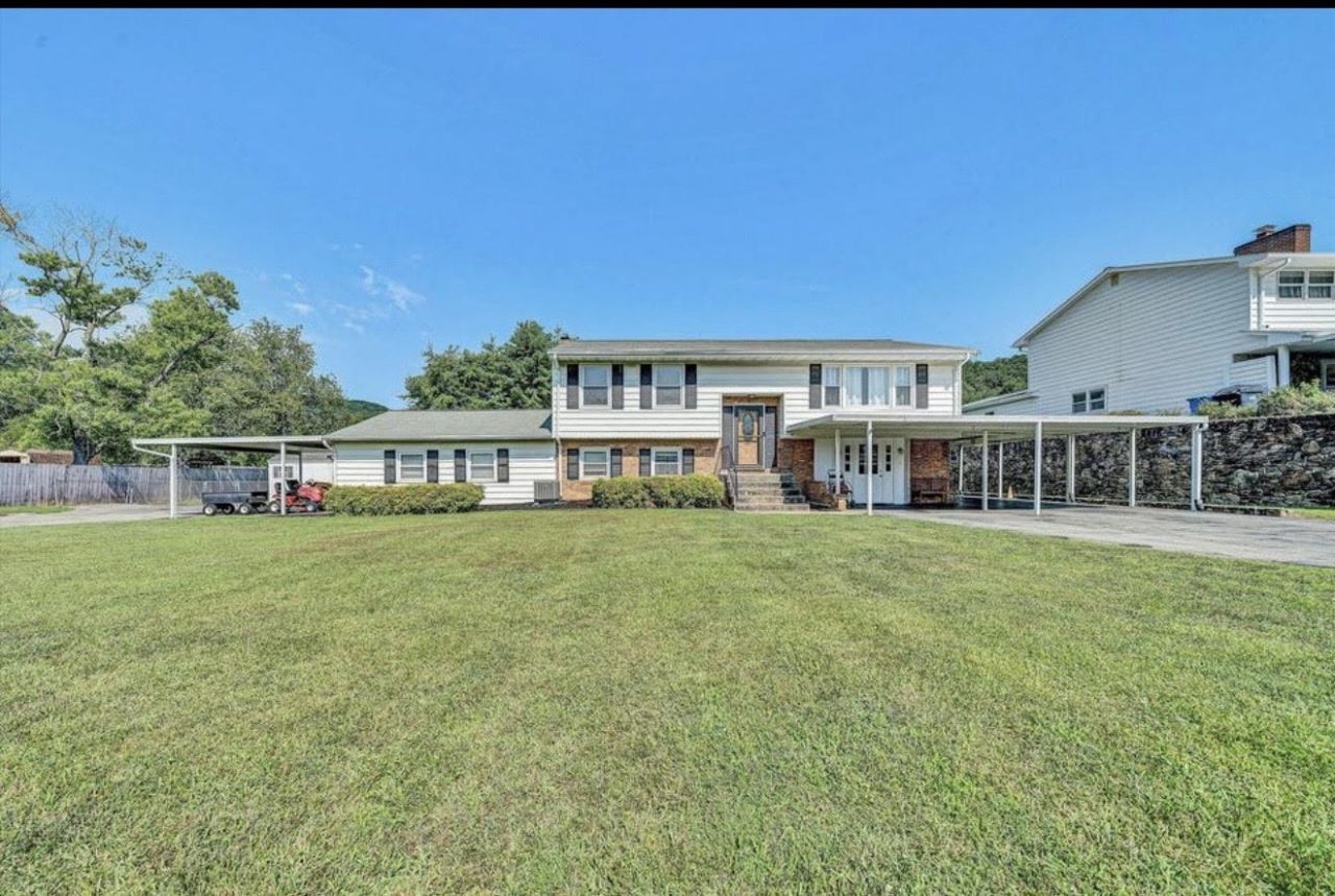 3707 Springvale St Se, Roanoke, VA 24014 Main Photo
