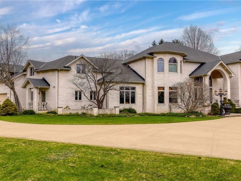 25 Brandon Court, Moreland Hills, OH 44022 Photo 3