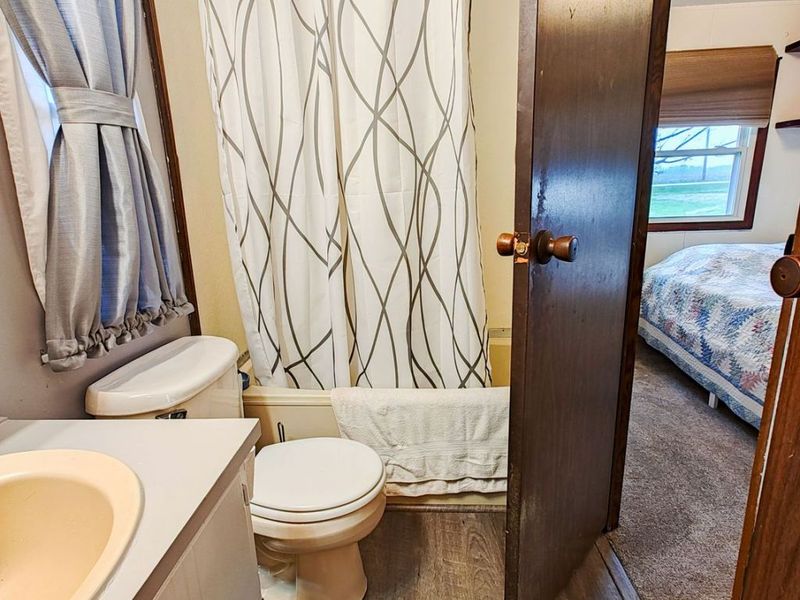 5122 Orangeville Kinsman Road NE, Burghill, OH 44404 Photo 9