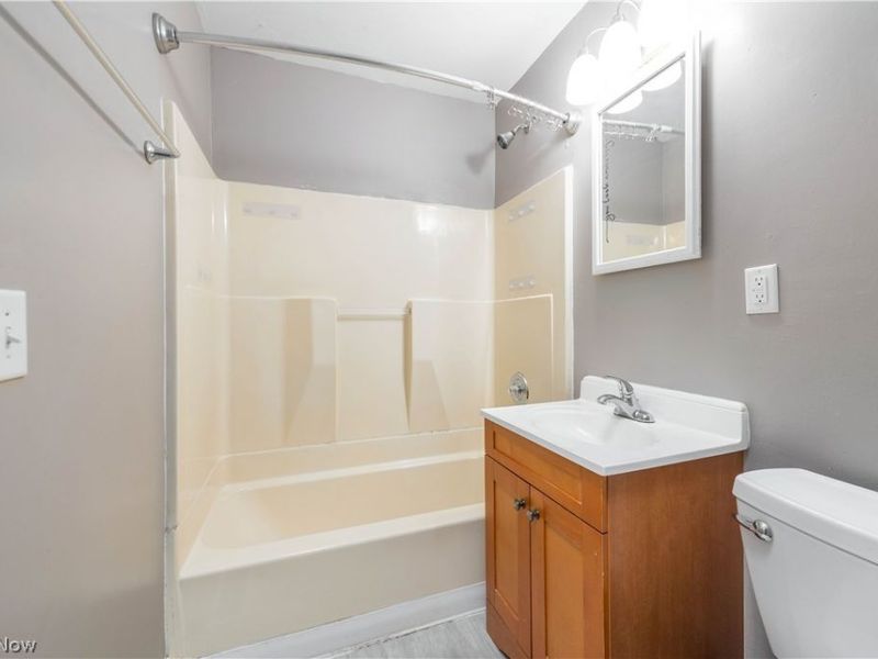 1360 Hollyview Drive, Vermilion, OH 44089 Photo 17