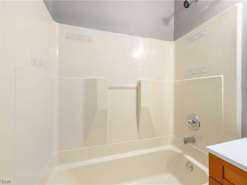 1360 Hollyview Drive, Vermilion, OH 44089 Photo 18