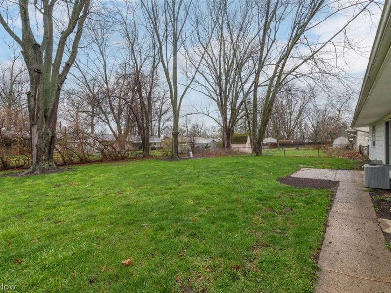 1360 Hollyview Drive, Vermilion, OH 44089 Photo 41