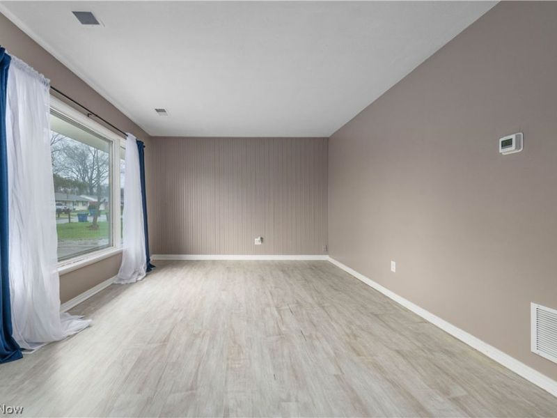 1360 Hollyview Drive, Vermilion, OH 44089 Photo 5