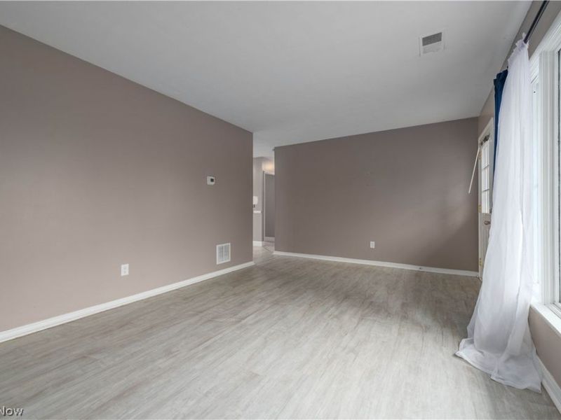 1360 Hollyview Drive, Vermilion, OH 44089 Photo 9