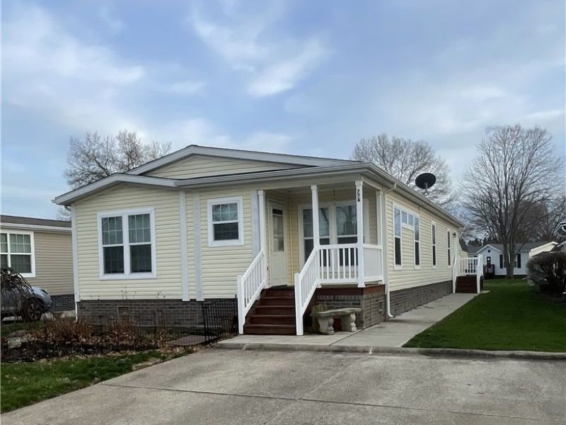 77 A Street SW, Navarre, OH 44662 Photo 1