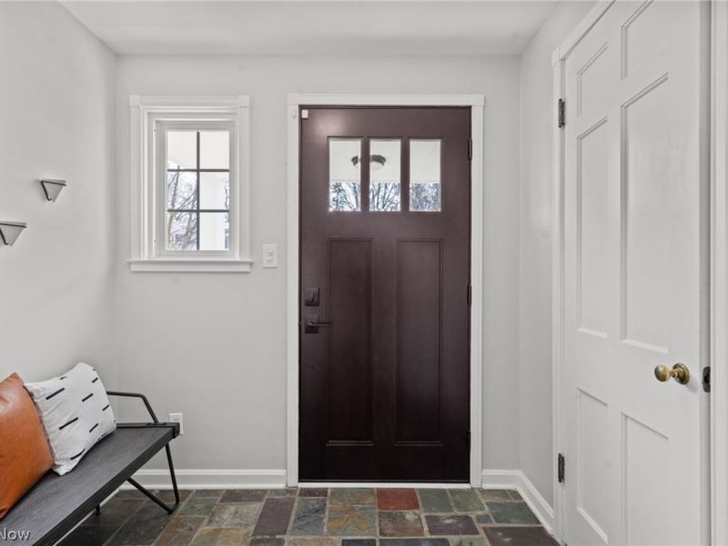 3387 Hollister Road, Cleveland Heights, OH 44118 Photo 2