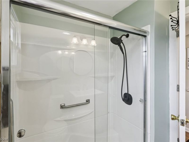 730 Washington Court , Bedford, OH 44146 Photo 13