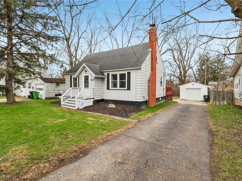 730 Washington Court , Bedford, OH 44146 Photo 2