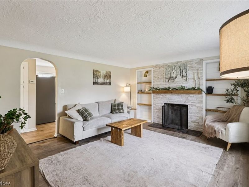 730 Washington Court , Bedford, OH 44146 Photo 4