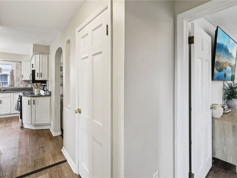 730 Washington Court , Bedford, OH 44146 Photo 7