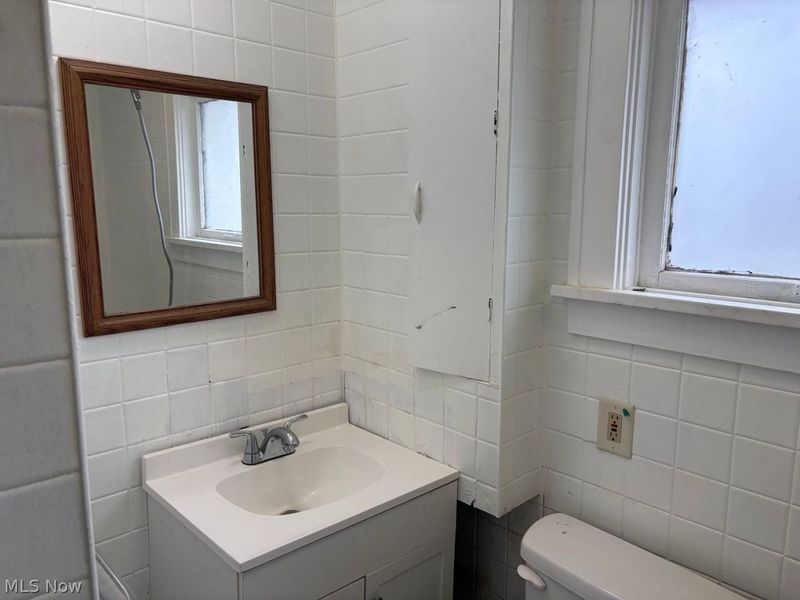 1377 Nichols Avenue, Lorain, OH 44053 Photo 8