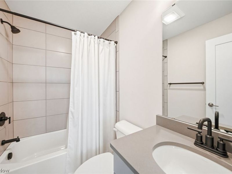 2253 W 19th Street, Cleveland, OH 44113 Photo 17