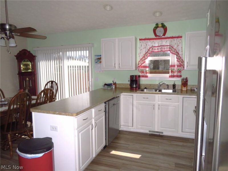 38205 Pelican Lake Drive, North Ridgeville, OH 44039 Photo 11