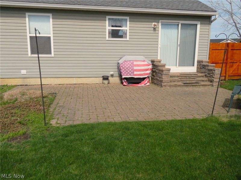 38205 Pelican Lake Drive, North Ridgeville, OH 44039 Photo 4