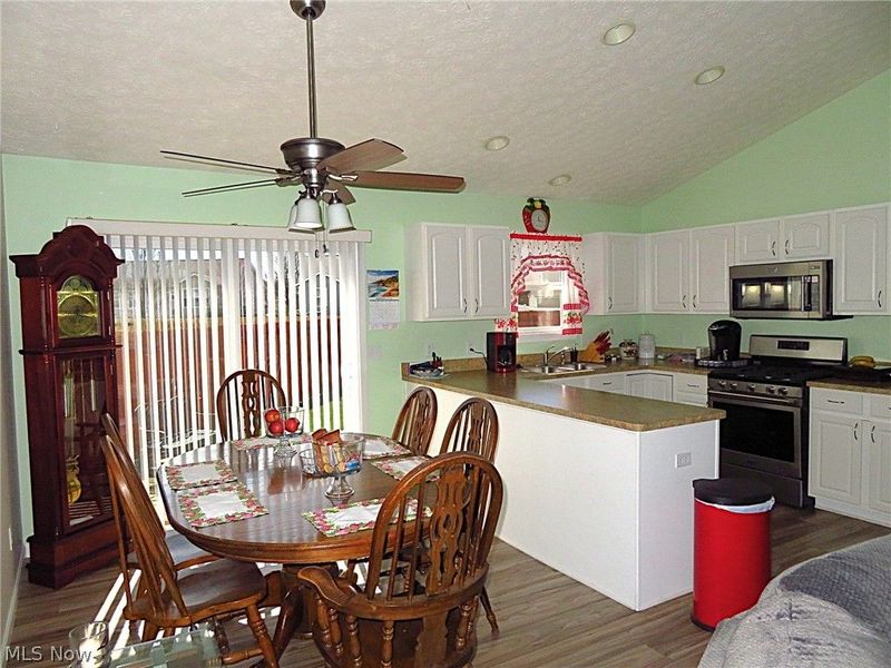 38205 Pelican Lake Drive, North Ridgeville, OH 44039 Photo 9