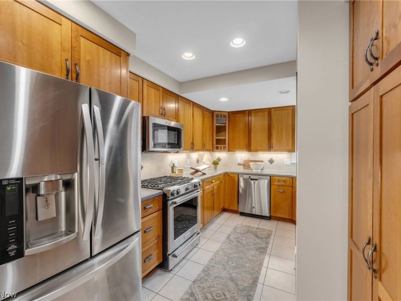 332 Arundel Road , Rocky River, OH 44116 Photo 10