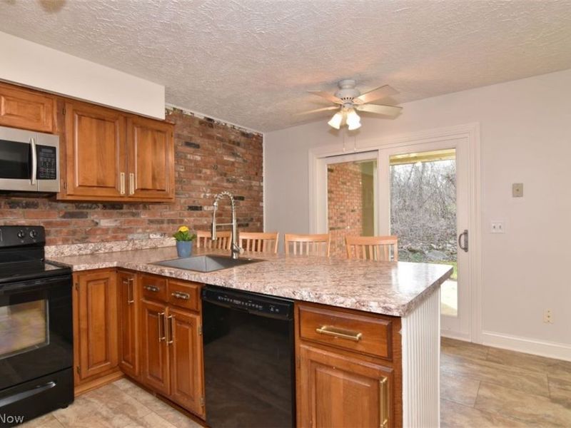 11106 Kimmeridge Trail, Unit 9B, Newbury, OH 44065 Photo 4