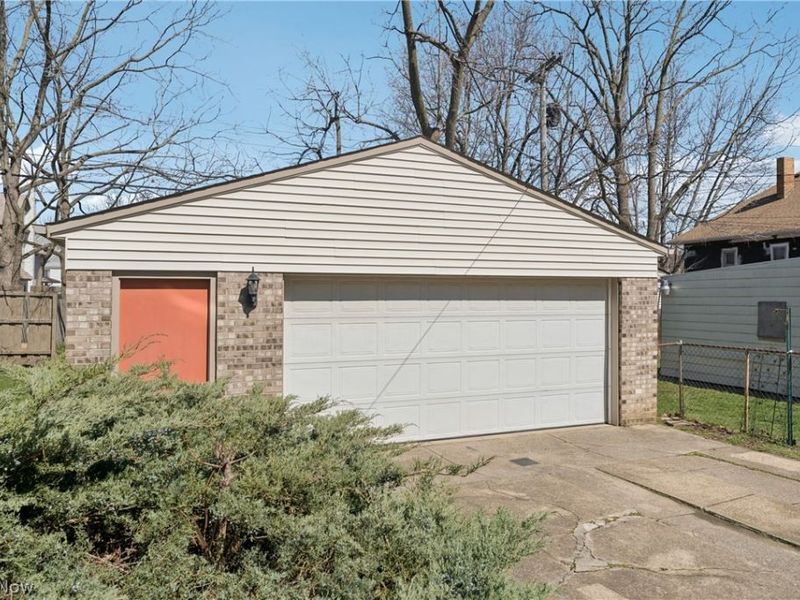 3714 Henritze Avenue, Cleveland, OH 44109 Photo 33