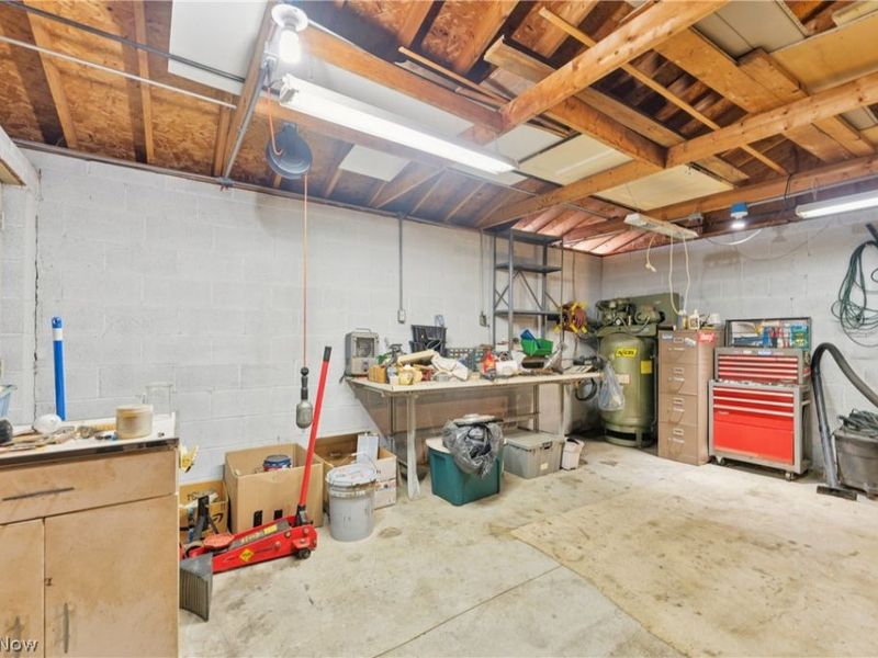 3714 Henritze Avenue, Cleveland, OH 44109 Photo 36