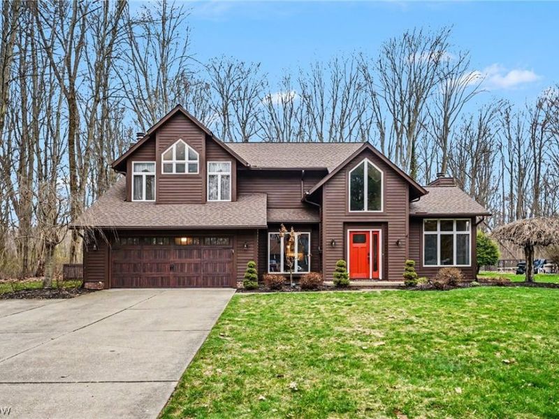 2192 Chimney Ridge Dr, Madison, OH 44057 Photo 1