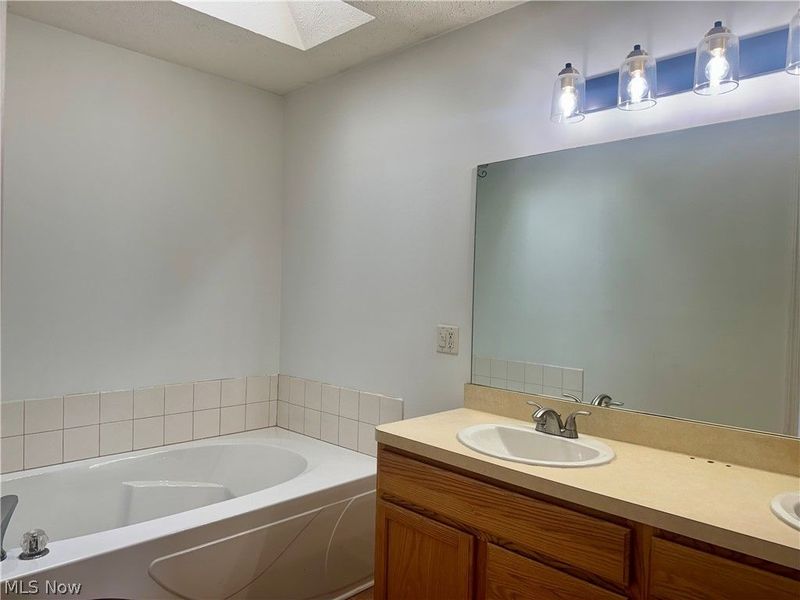 9028 Victoria Lane, North Ridgeville, OH 44039 Photo 13