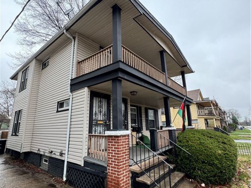 672 E 131st Street, Cleveland, OH 44108 Photo 2