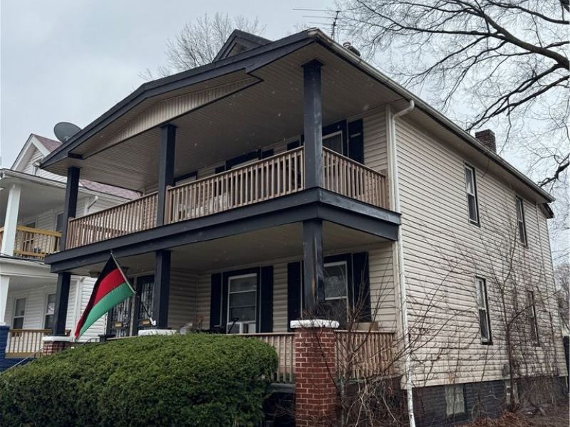 672 E 131st Street, Cleveland, OH 44108 Photo 3