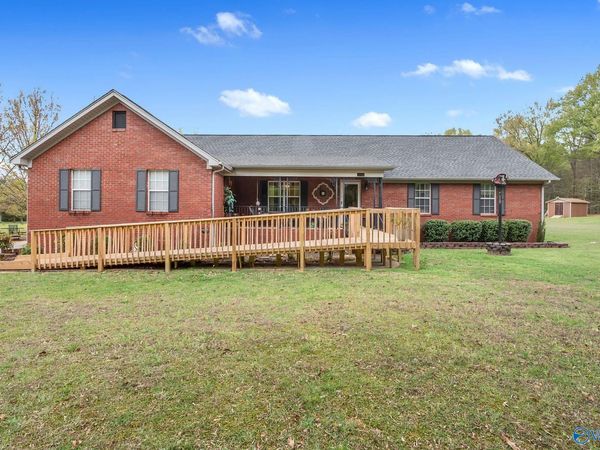 352 J B Hawkins Road, Gurley, AL 35748