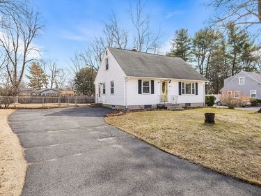 53 Pidgeon Dr, Springfield, MA 01119