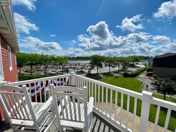 352 Main Street, Unit B, Huron, OH 44839