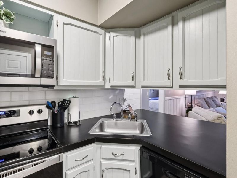 352 Main Street, Unit B, Huron, OH 44839 Photo 8