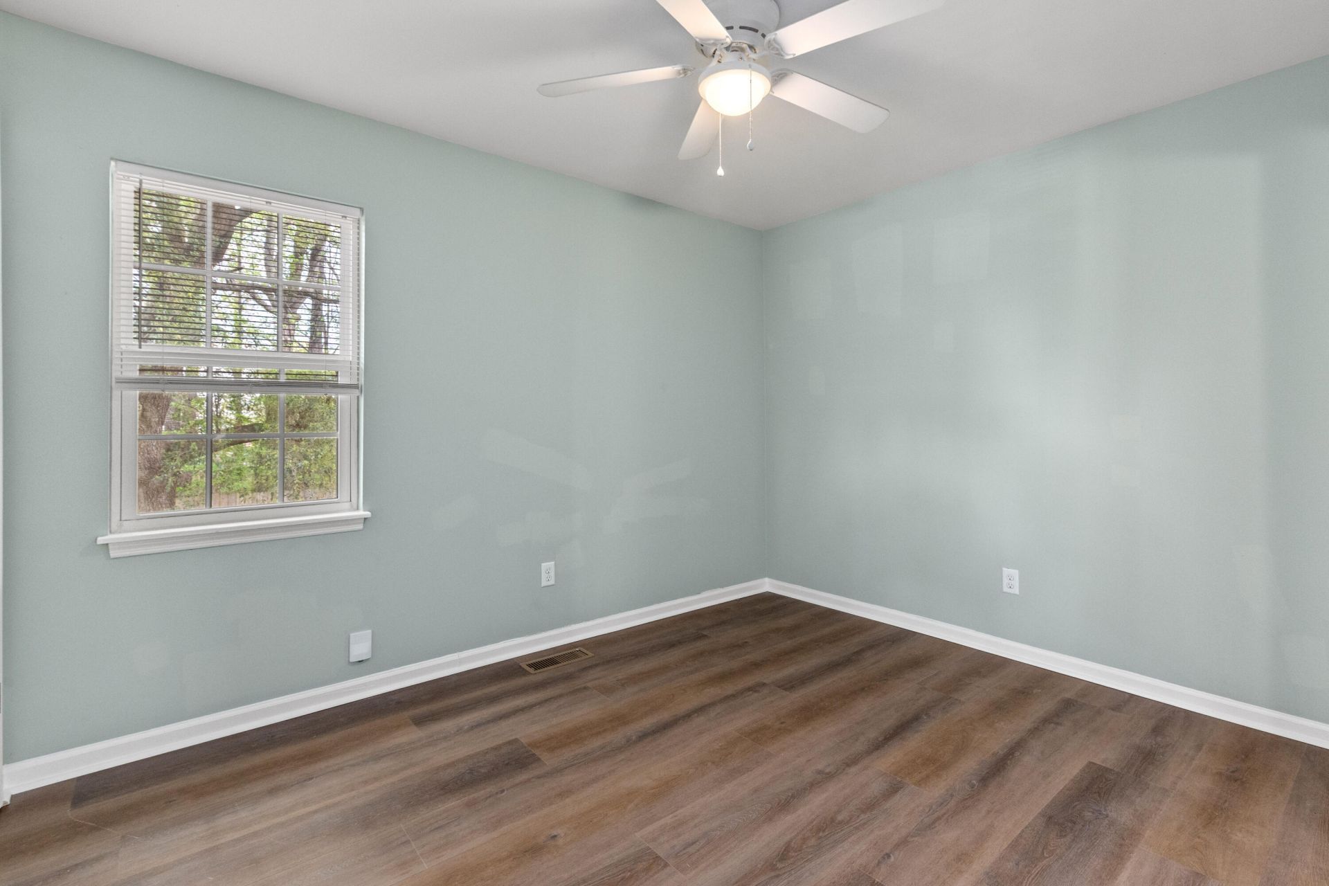 1521 Nantahala Boulevard Photo 14